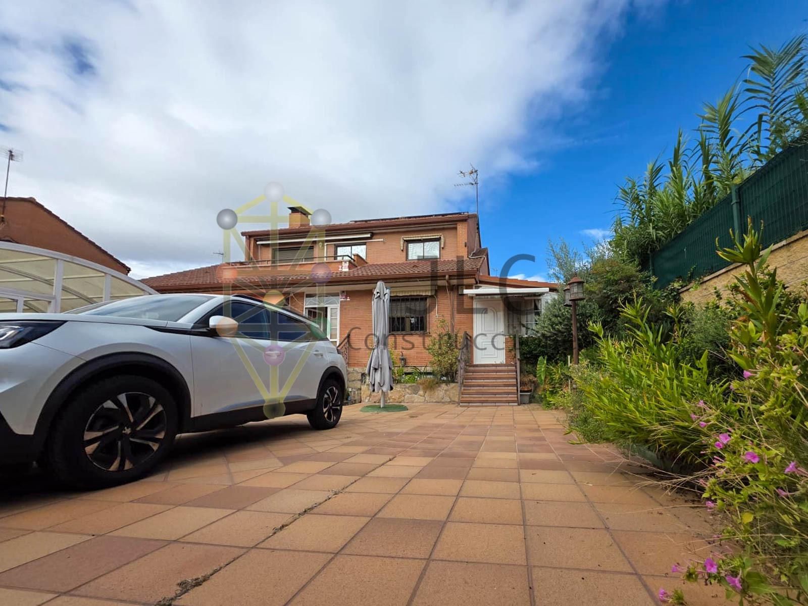 Exterior view of House or chalet for sale in Fuente El Saz de Jarama  with Heating, Private garden and Community pool