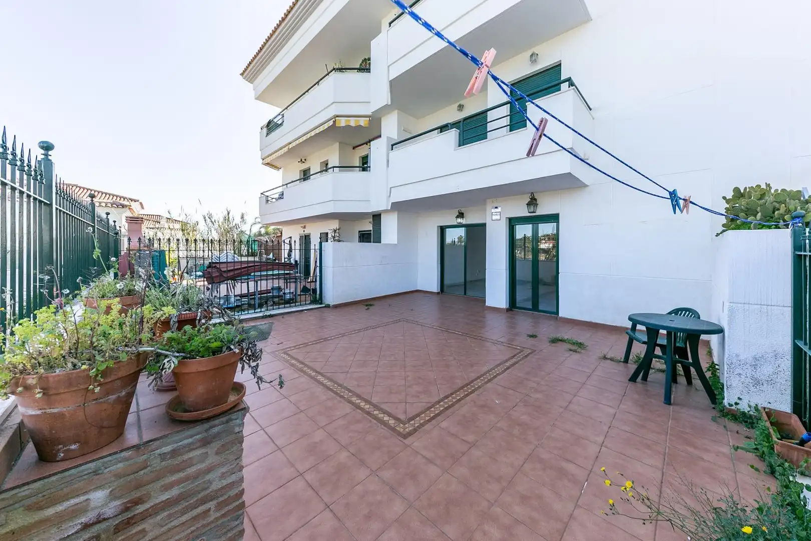 Terraza de Planta baja en venta en Fuengirola con Aire acondicionado, Calefacción y Jardín privado
