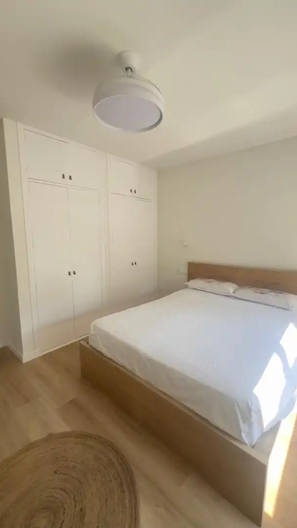 Dormitori de Apartament de lloguer en Murcia amb Aire condicionat, Moblat i Rentadora