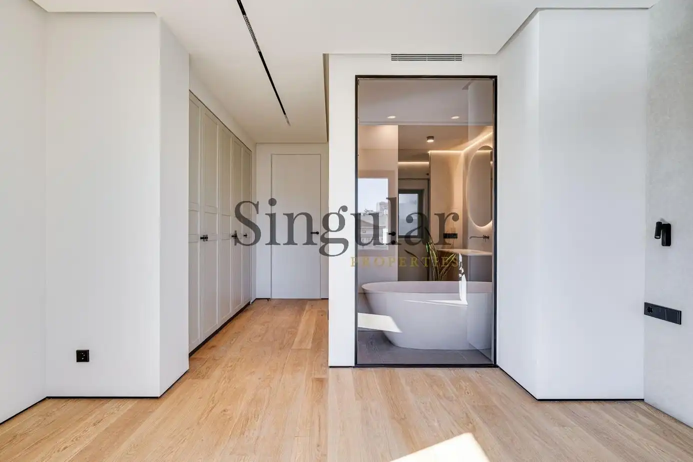 Piso en venta en Barcelona con Calefacción, Terraza y Balcón