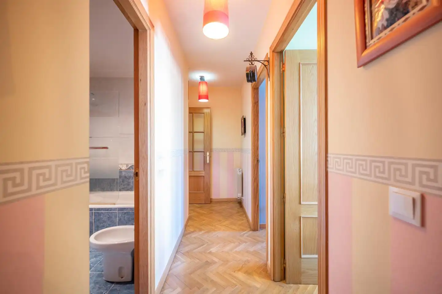 Piso en venta en Ávila con Calefacción, Parquet y Terraza
