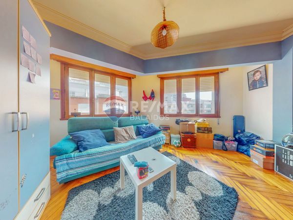 Living room of Flat for sale in Vigo   with Heating and Parquet flooring
