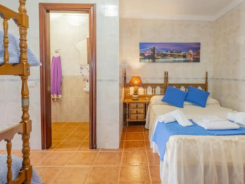 Dormitori de Casa o xalet en venda en Málaga amb Jardí privat, Terrassa i Piscina
