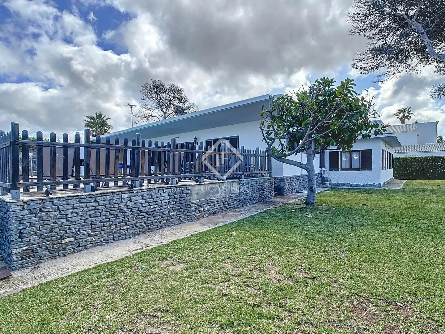 Vista exterior de Casa o xalet en venda en Ciutadella de Menorca amb Aire condicionat, Traster i Piscina