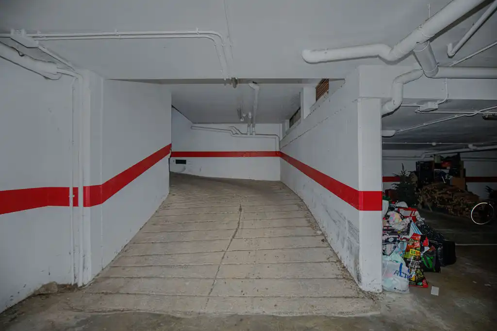 Garaje en venta en Av Alt Empordà, Bàscara