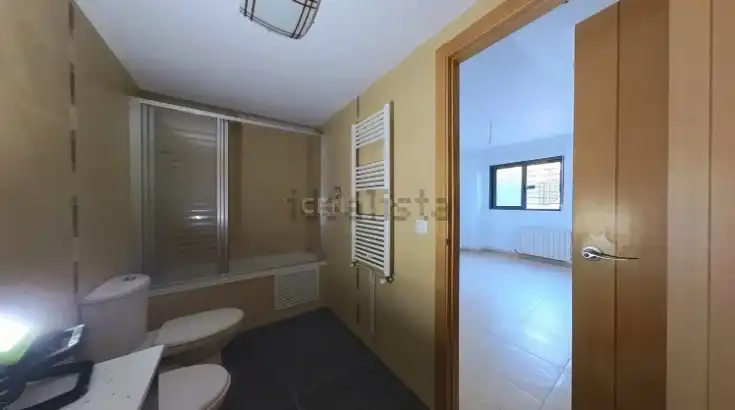 Schlafzimmer von Wohnungen zum Verkauf in Sallent mit Klimaanlage und Balkon