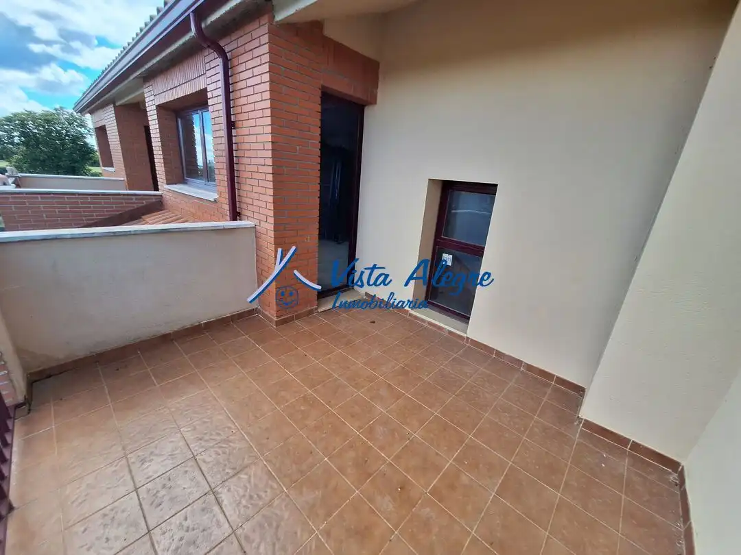 Terrasse von Einfamilien-Reihenhaus zum Verkauf in Santo Domingo de la Calzada mit Heizung, Privatgarten und Terrasse