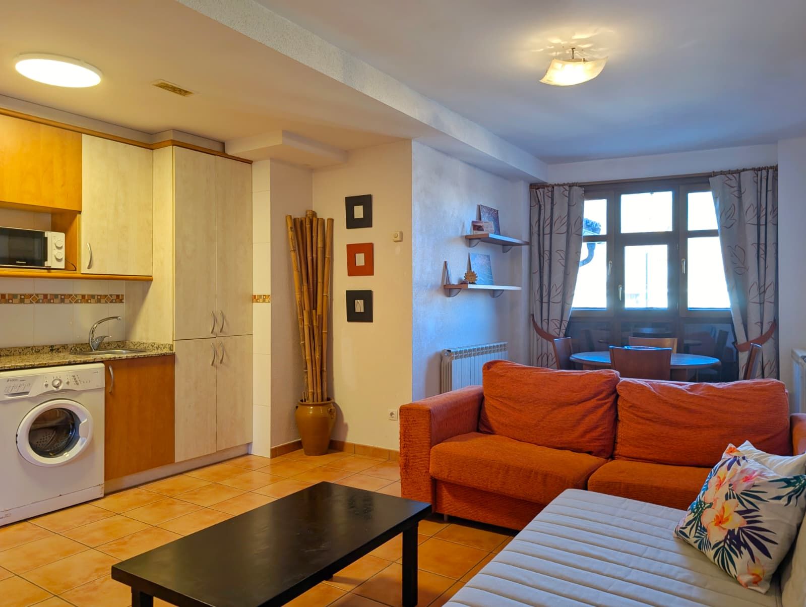 Sala d'estar de Apartament en venda en Ezcaray amb Calefacció i Moblat