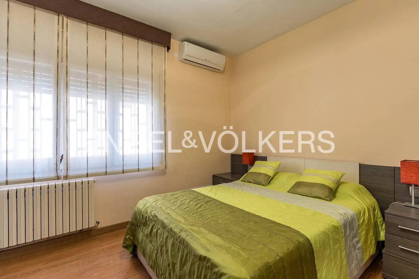 Habitación de Casa o chalet en venta en Viladecans con Calefacción, Jardín privado y Balcón