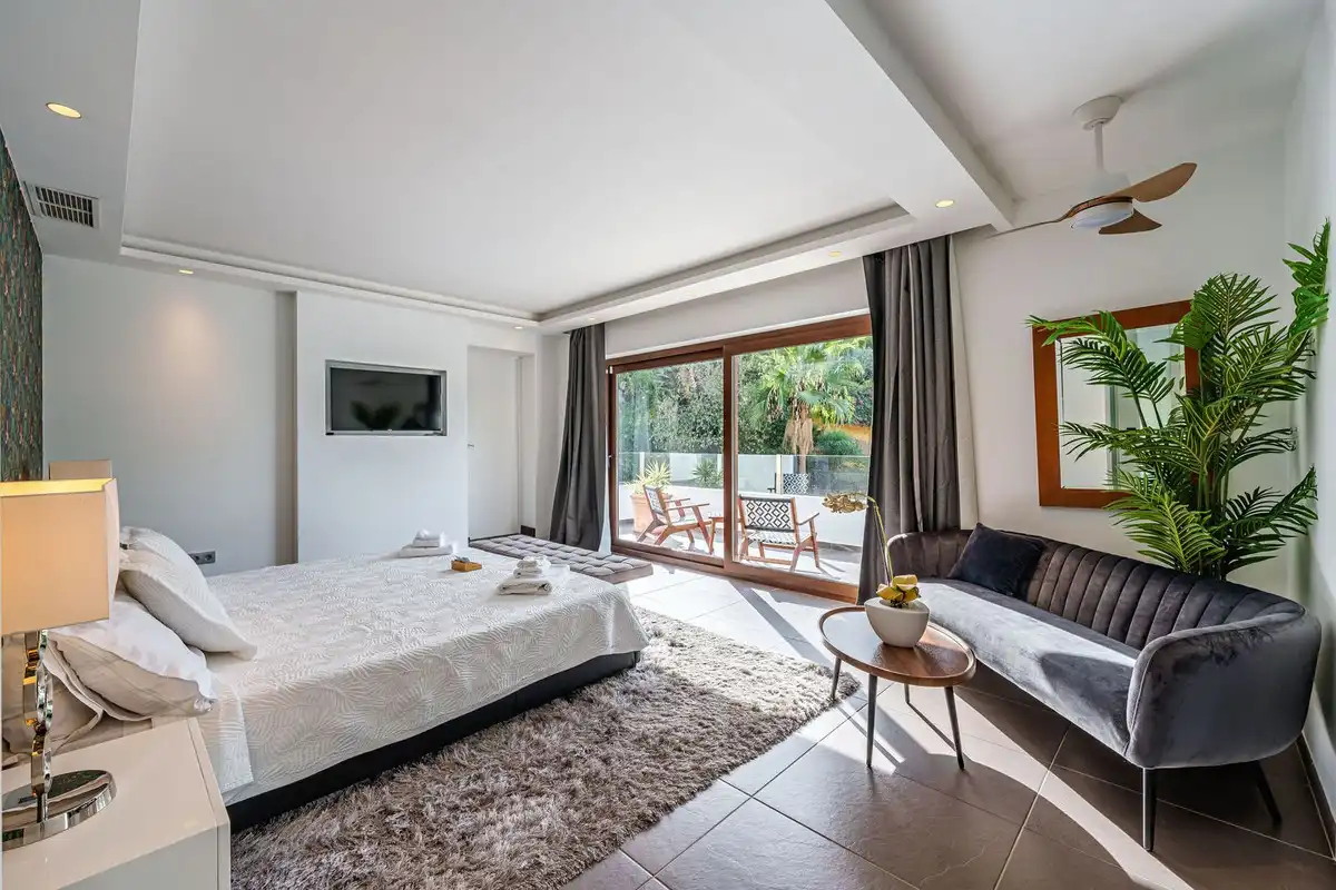Habitación de Casa o chalet en venta en Marbella con Terraza y Piscina