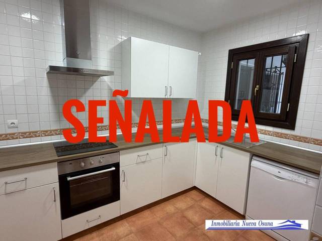 Casa-chalet en Venta en Calle Tesorero en Osuna