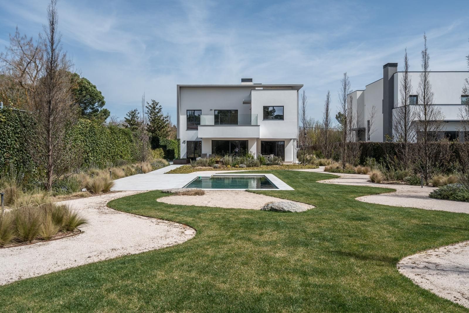 Vista exterior de Casa o xalet en venda en Villanueva de la Cañada amb Calefacció, Jardí privat i Terrassa