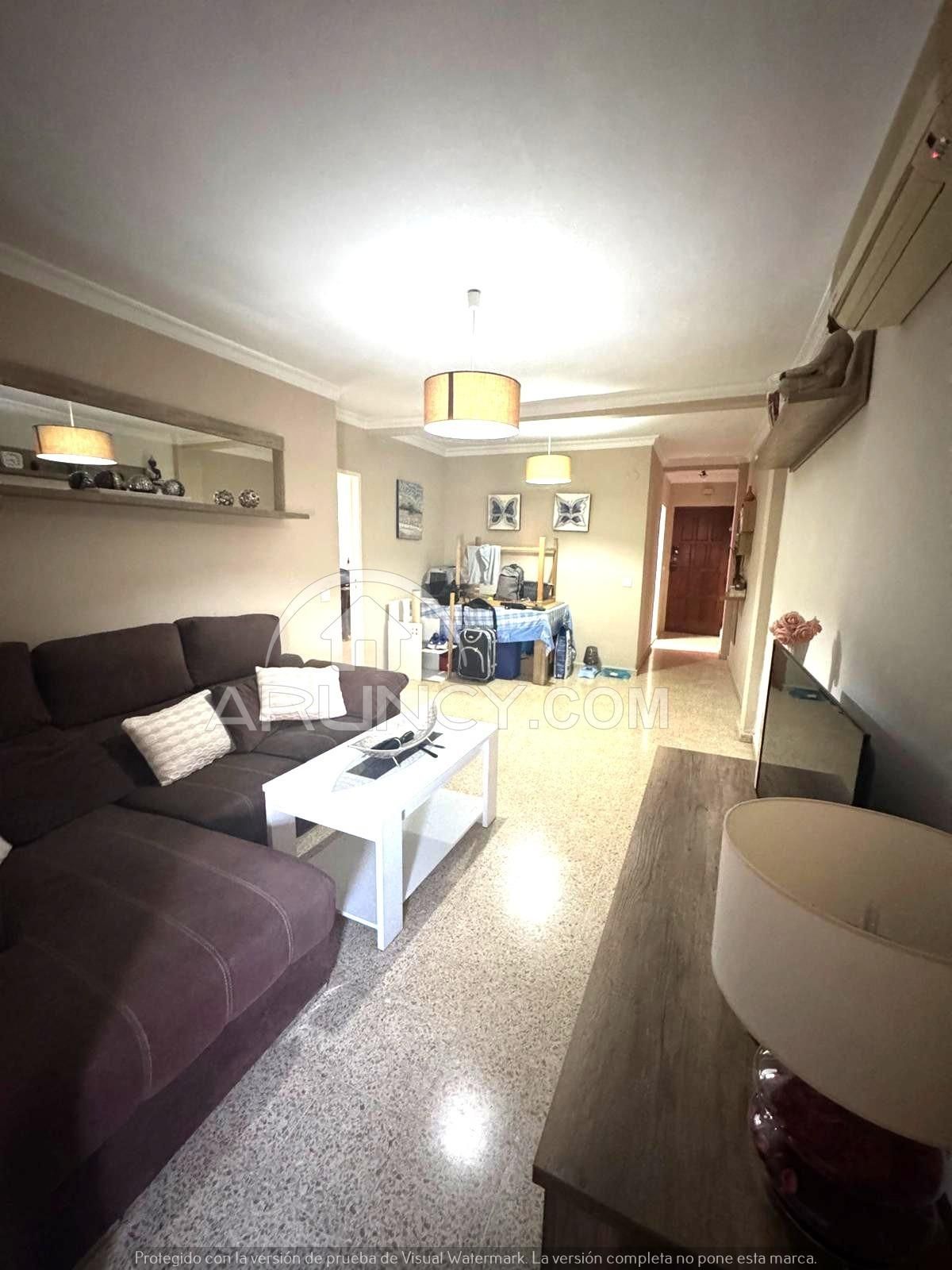 Sala d'estar de Pis de lloguer en Alcalá de Guadaira amb Aire condicionat, Terrassa i Balcó