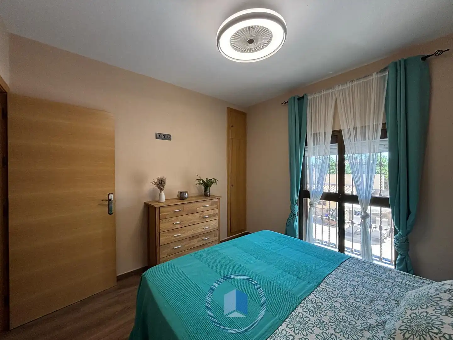 Dormitori de Casa o xalet en venda en Alcalá de Guadaira amb Piscina