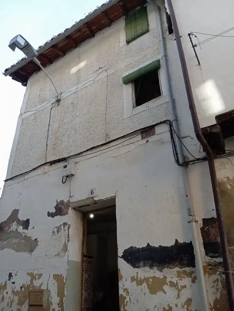 Vista exterior de Casa adosada en venda en Arenas de San Pedro amb Balcó