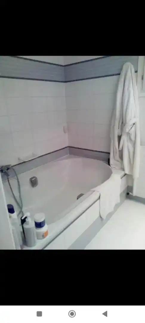 Bany de Casa o xalet en venda en Cuenca Capital amb Piscina i Balcó