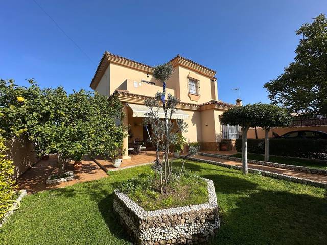 Casa-chalet en Venta en Núcleo urbano