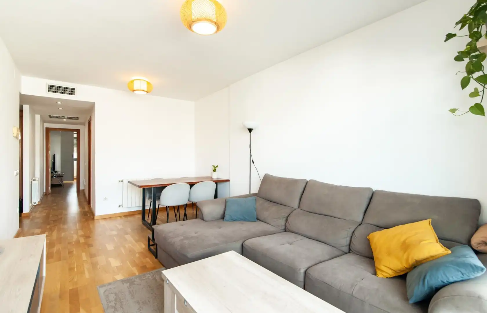 Sala de estar de Ático en venta en Vilafranca del Penedès con Aire acondicionado, Calefacción y Parquet