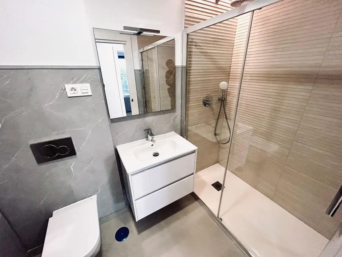 Bathroom of Apartments for sale in Estepona  with Air Conditioner, Heating and Terrace