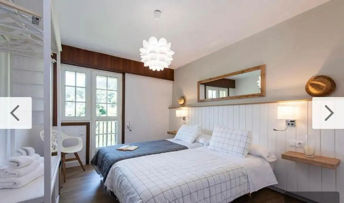 Habitación de Casa o chalet en venta en Gondomar con Calefacción, Parquet y Terraza