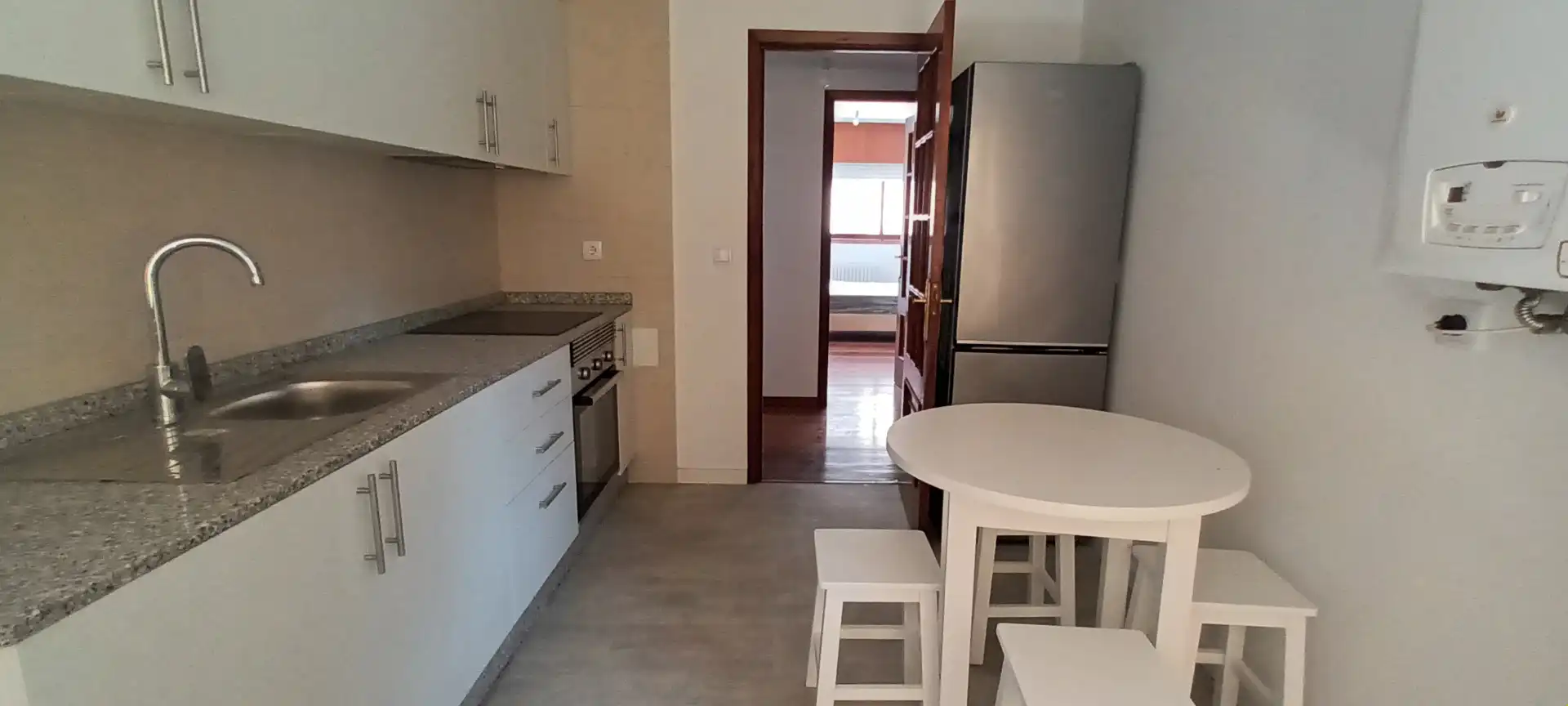 Küche von Wohnung zum Verkauf in Pontevedra Capital  mit Heizung und Abstellraum