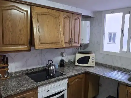 Kitchen of Flat for share in Sur