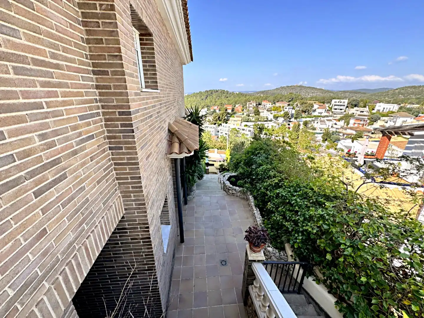 Casa amb piscina en venda a Avenida GARROFERS, imagen 2