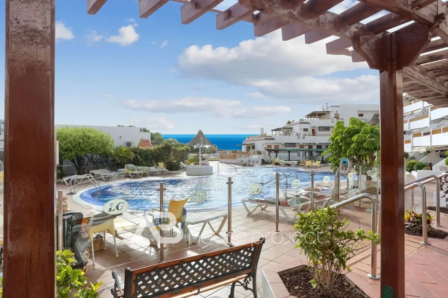 Vista exterior de Estudio en venta en Adeje con Terraza, Amueblado y Piscina comunitaria