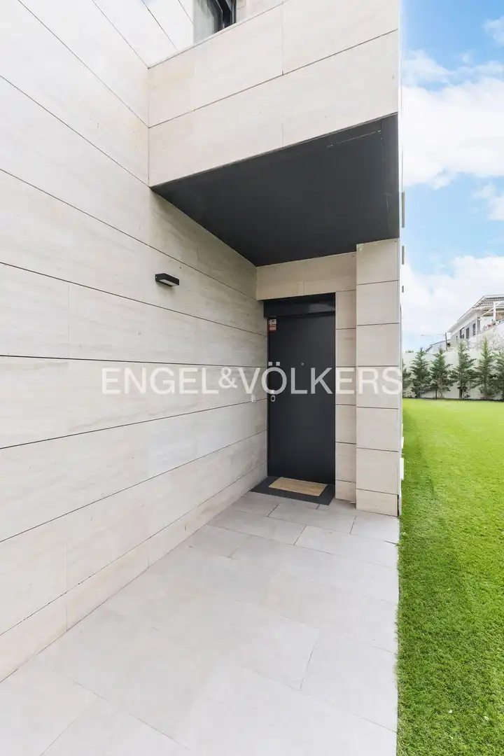 Casa o xalet de lloguer en Madrid amb Aire condicionat, Calefacció i Jardí privat