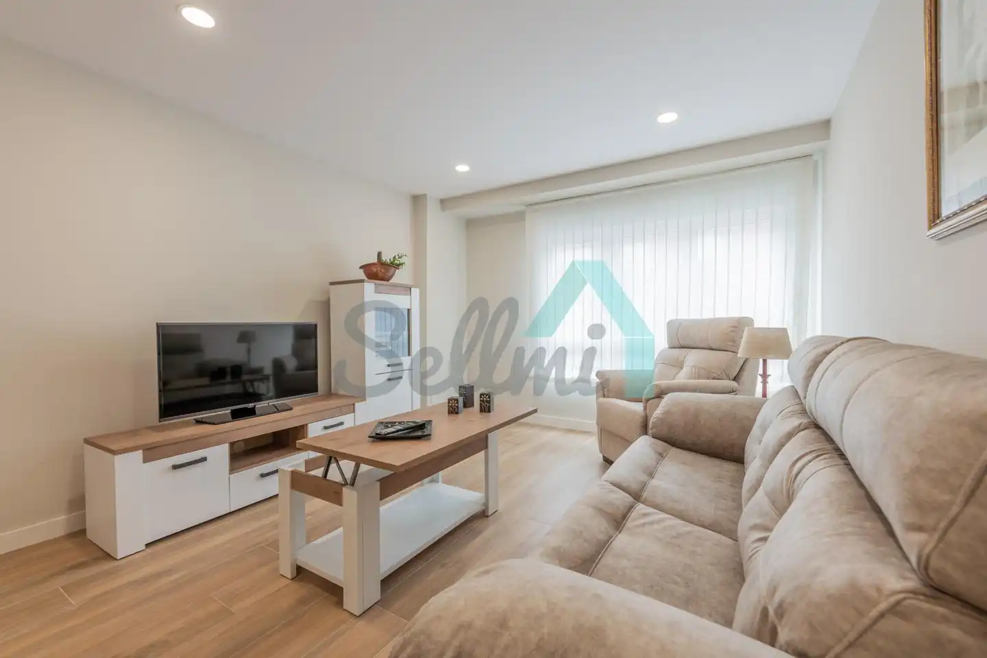 Living room of Flat for sale in Oviedo   with Heating and Furnished