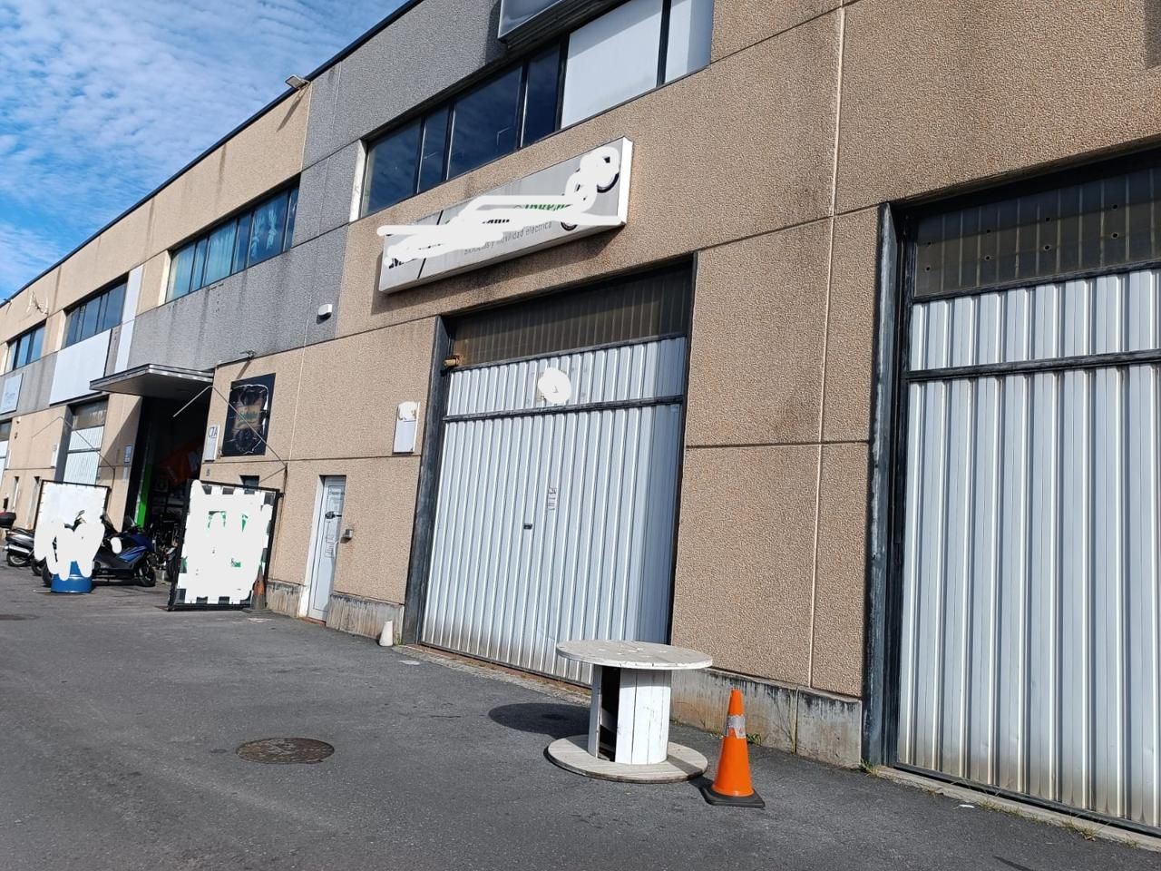 Vista exterior de Nave industrial de alquiler en Urduliz