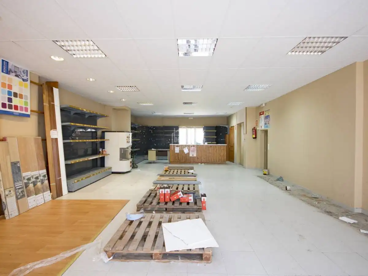 Gewerbefläche zum Verkauf in Maó ciutat, imagen 2