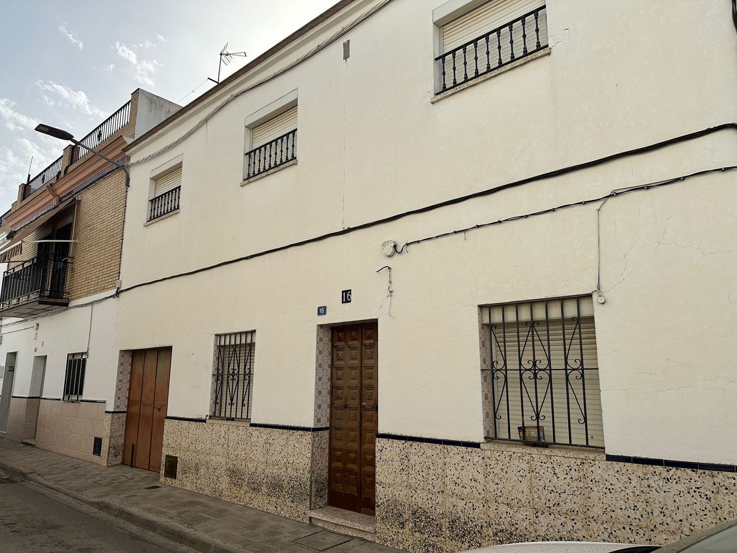 Exterior view of Houses for sale in Utrera  with Private garden