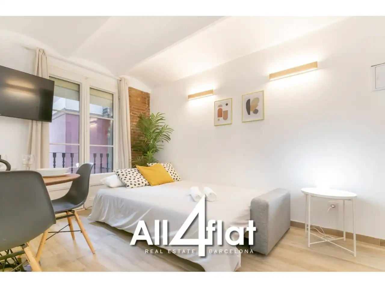 Bedroom of Flat for sale in Barcelona  with Air Conditioner, Furnished and Balcony
