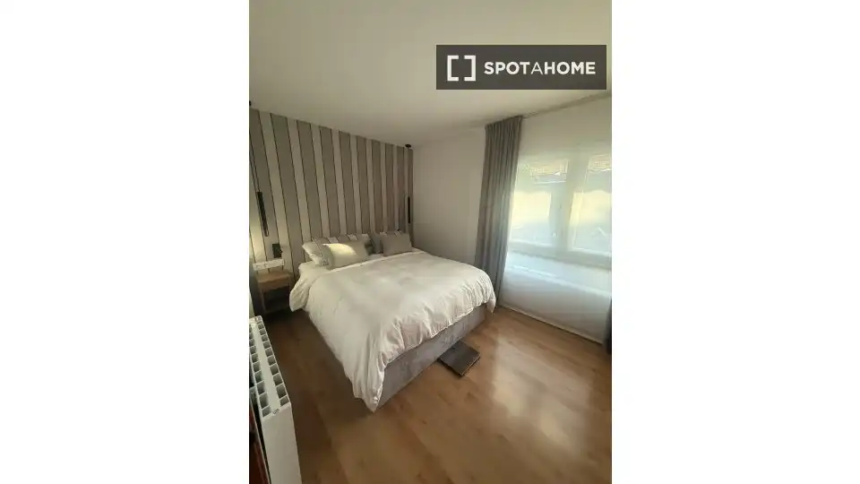 Habitación de Apartamento para compartir en Sant Cugat del Vallès con Aire acondicionado, Terraza y Amueblado