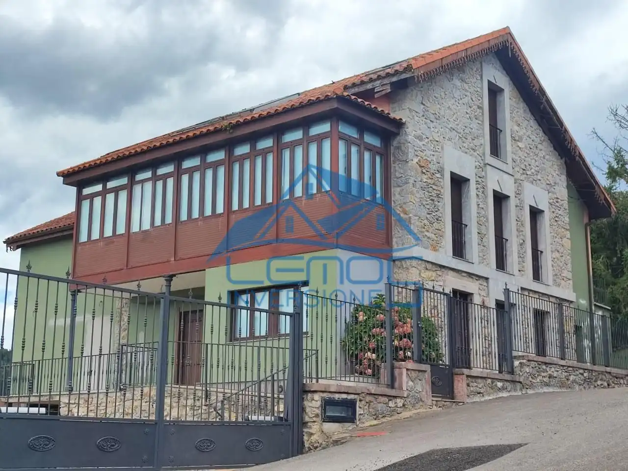 Exterior view of Houses for sale in Candamo  with Air Conditioner, Private garden and Terrace
