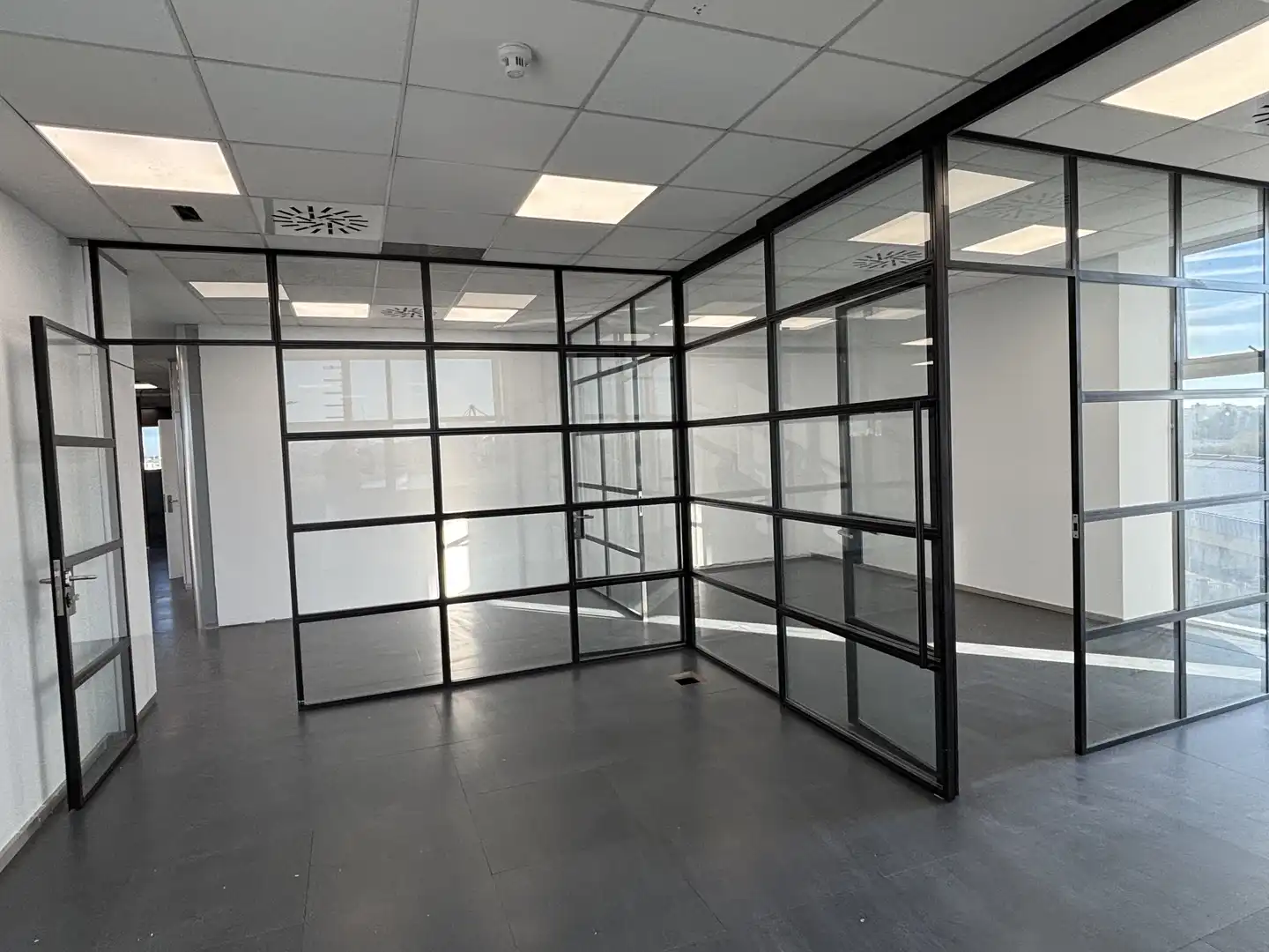 Oficina de alquiler en Los Remedios