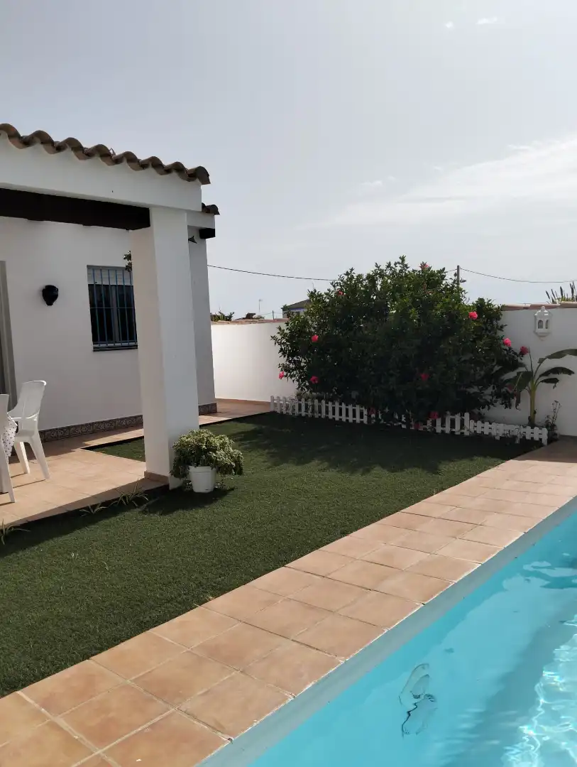 Terrasse von Haus oder Chalet zur Miete in Conil de la Frontera mit Klimaanlage, Schwimmbad und Möbliert