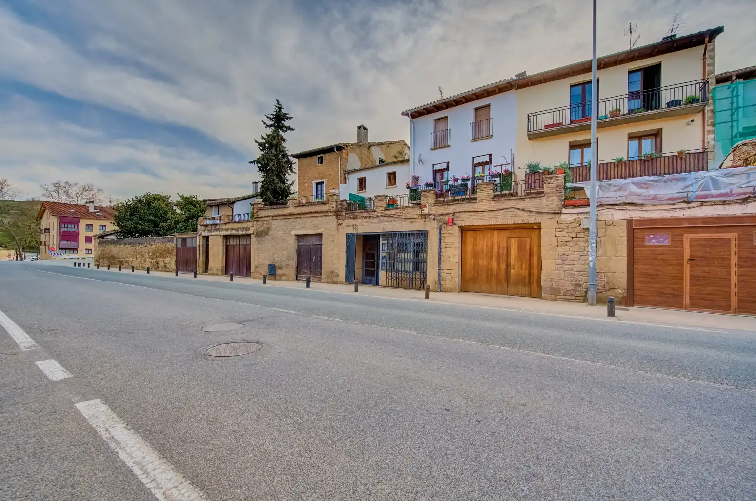 Exterior view of Commercial properties for sale in Puente la Reina / Gares  with Furnished