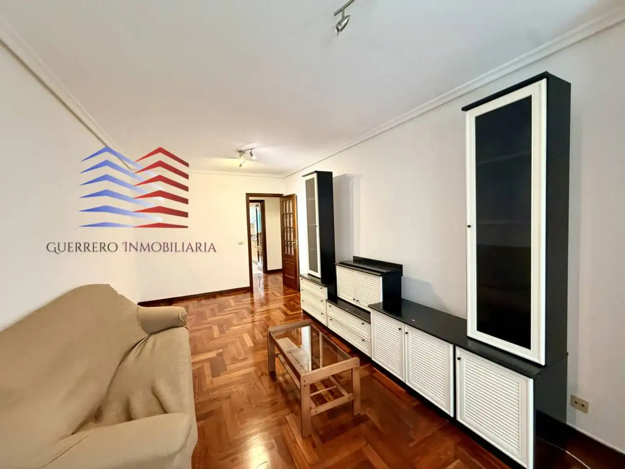 Sala de estar de Piso de alquiler en Vigo  con Calefacción, Parquet y Terraza