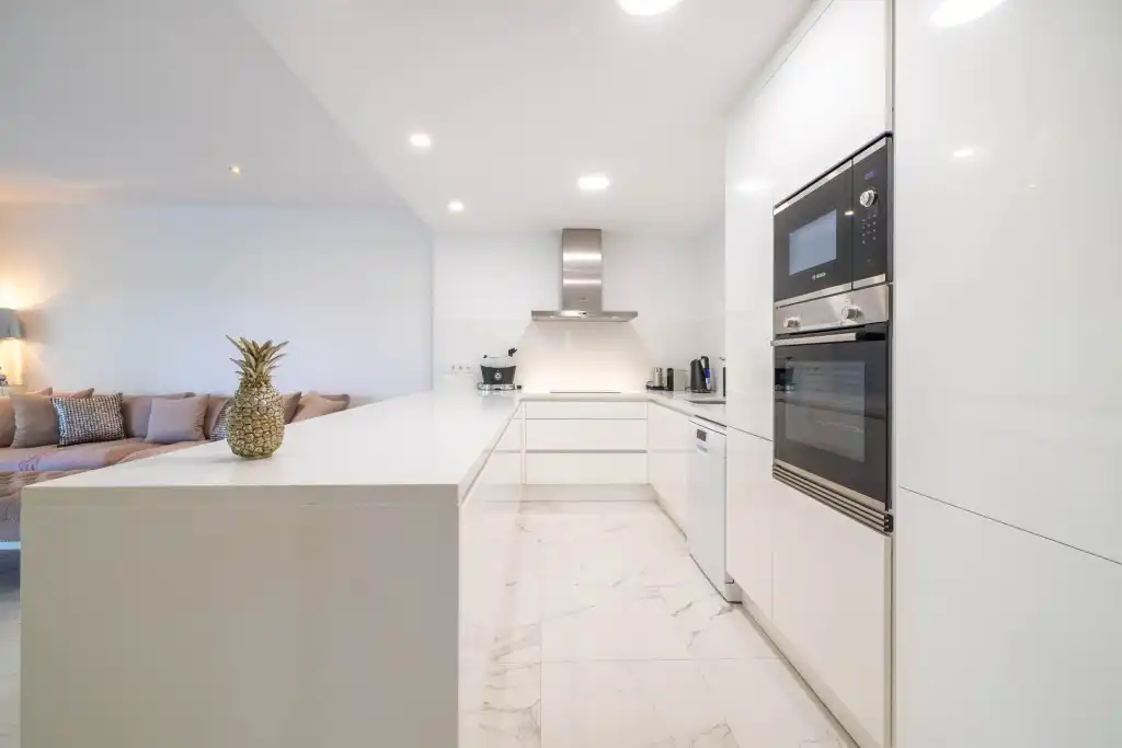 Cuina de Apartament en venda en Calvià amb Aire condicionat, Calefacció i Jardí privat
