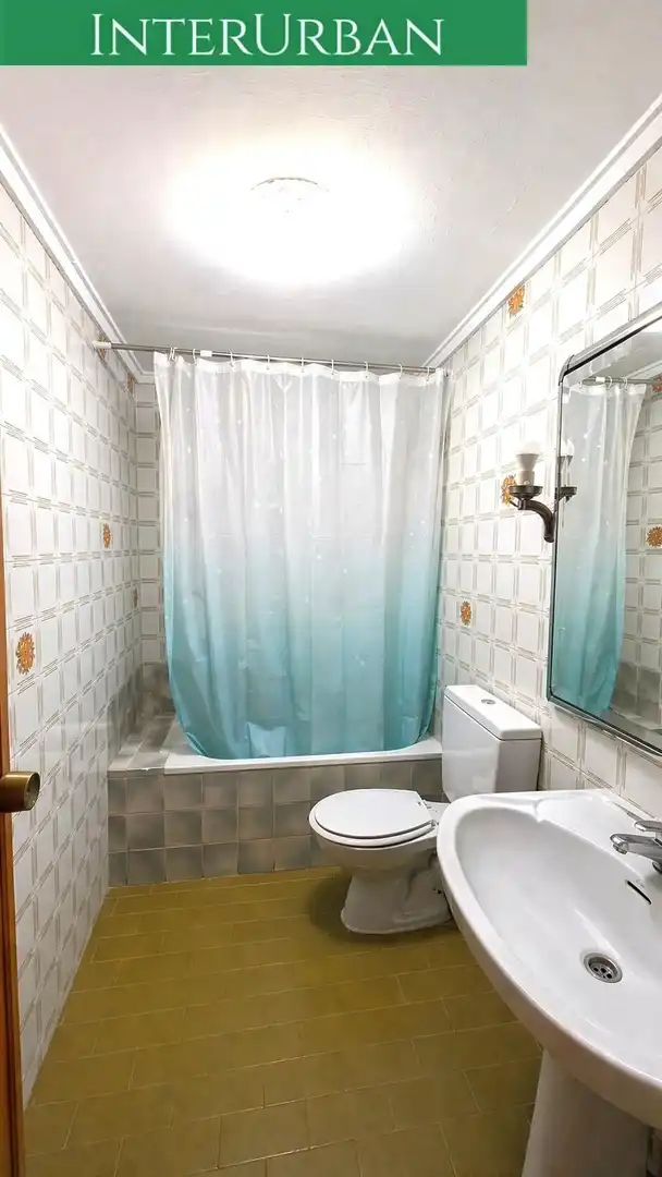 Baño de Piso en venta en Benissanó con Terraza y Balcón