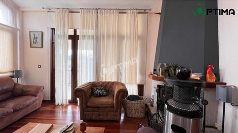 Chalet exclusivo con piscina en Boqueixón