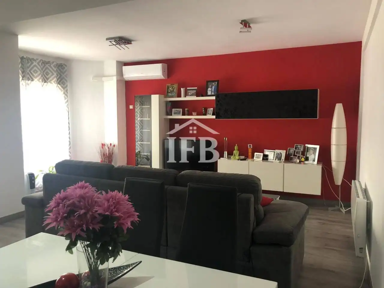 Sala d'estar de Casa adosada de lloguer en Badajoz amb Aire condicionat, Calefacció i Moblat