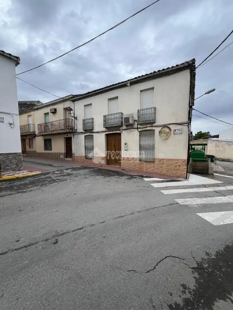 Vista exterior de Casa adosada en venta en Lupión, Jaén