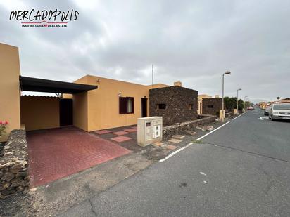 Exterior view of House or chalet for sale in La Oliva  with Private garden and Storage room