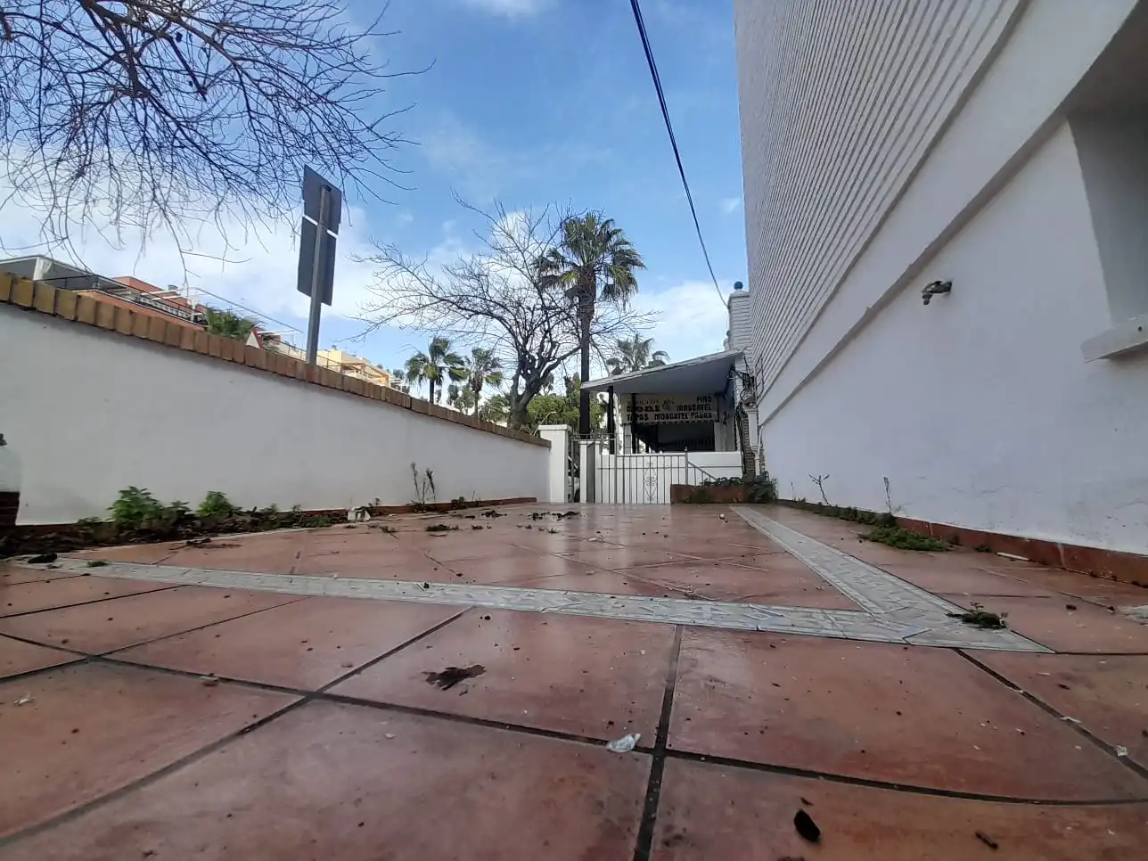 Vista exterior de Local en venta en Chipiona