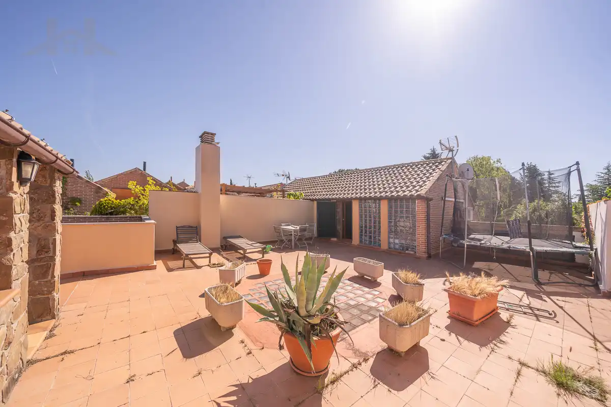 Terraza de Casa adosada en venta en Torrelodones con Aire acondicionado, Calefacción y Jardín privado