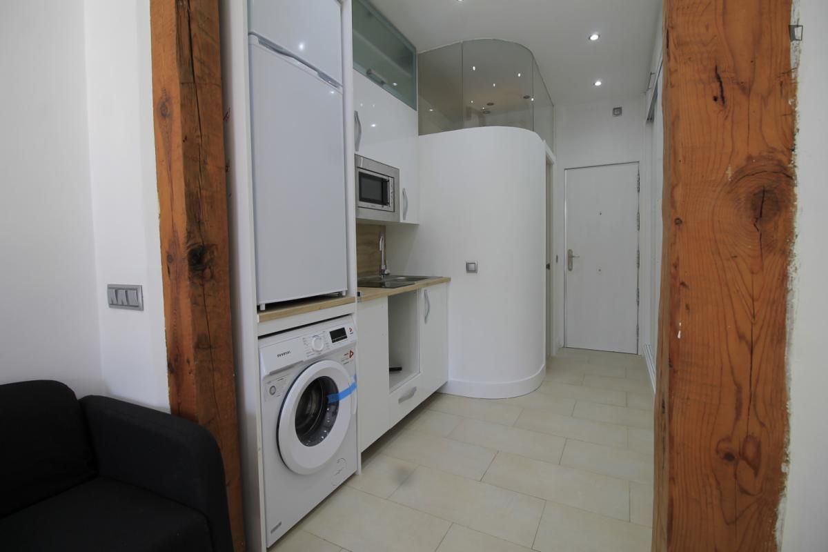 Study to rent in Trafalgar