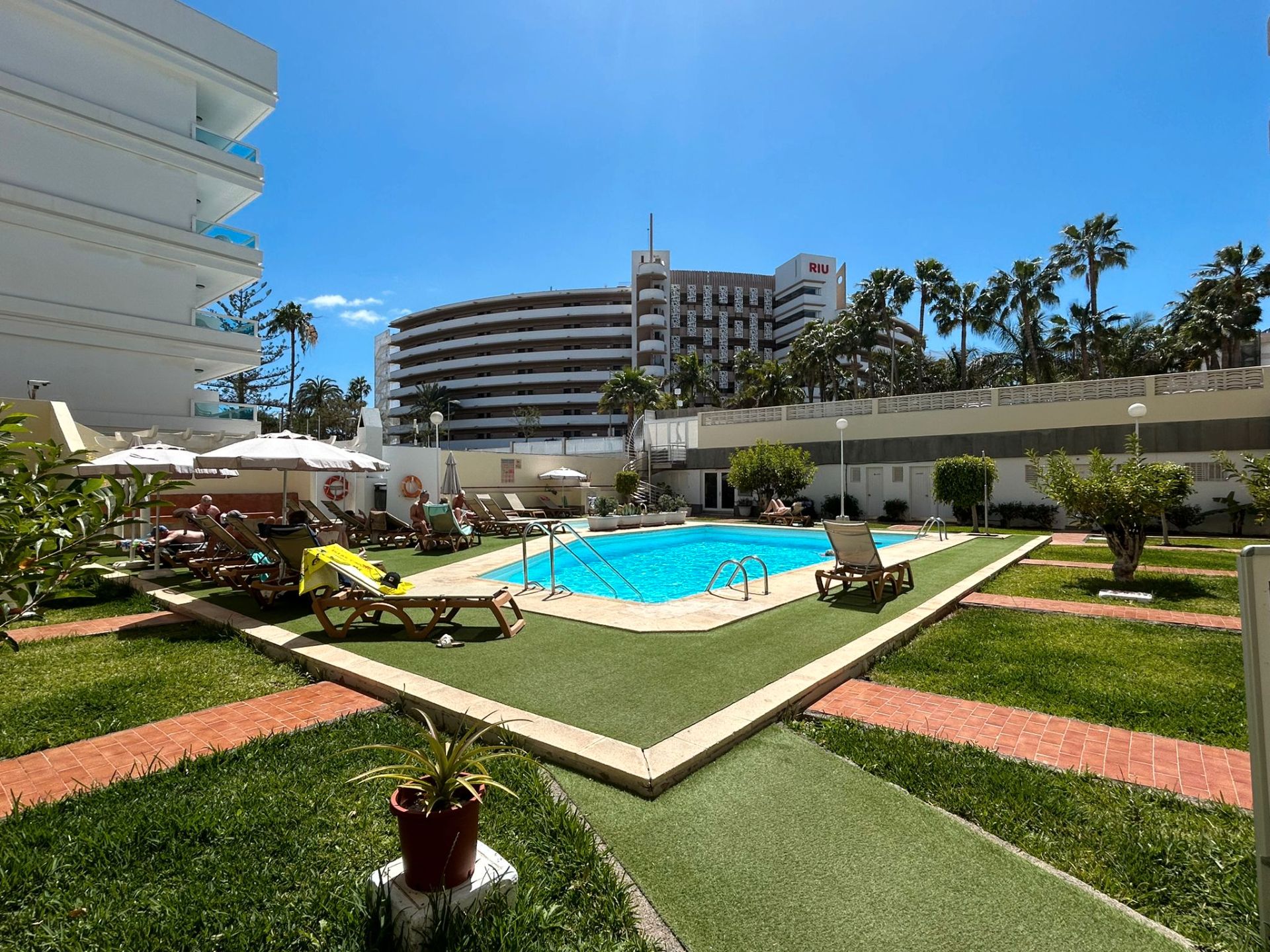 Piscina de Apartamento en venta en San Bartolomé de Tirajana con Amueblado, Balcón y Piscina comunitaria